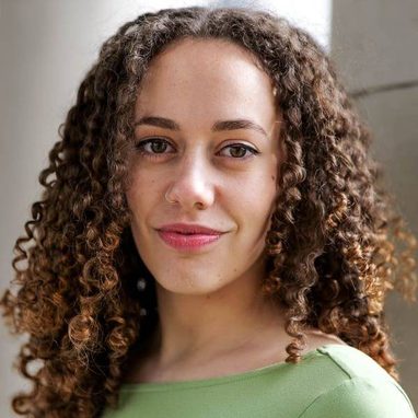 Holly Smith Staff Bio Headshot